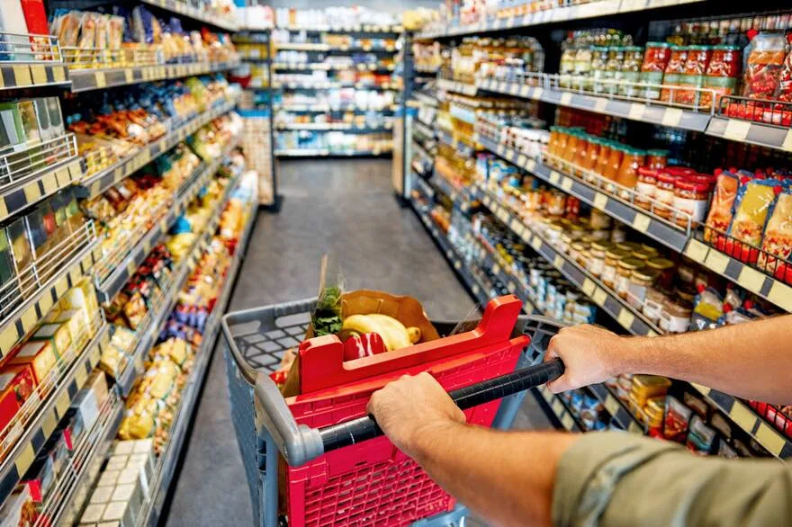 Gráfico de inflación mensual en Argentina con barra destacada en junio 2025
