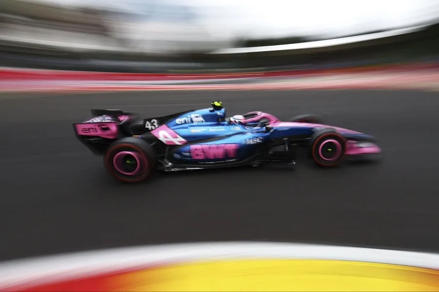 Franco Colapinto celebrando el décimo puesto en el circuito de Spa-Francorchamps