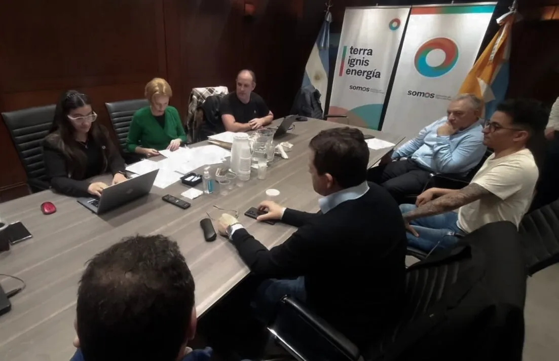 Acto de apertura de licitación de OSEF en Casa de Tierra del Fuego, Buenos Aires