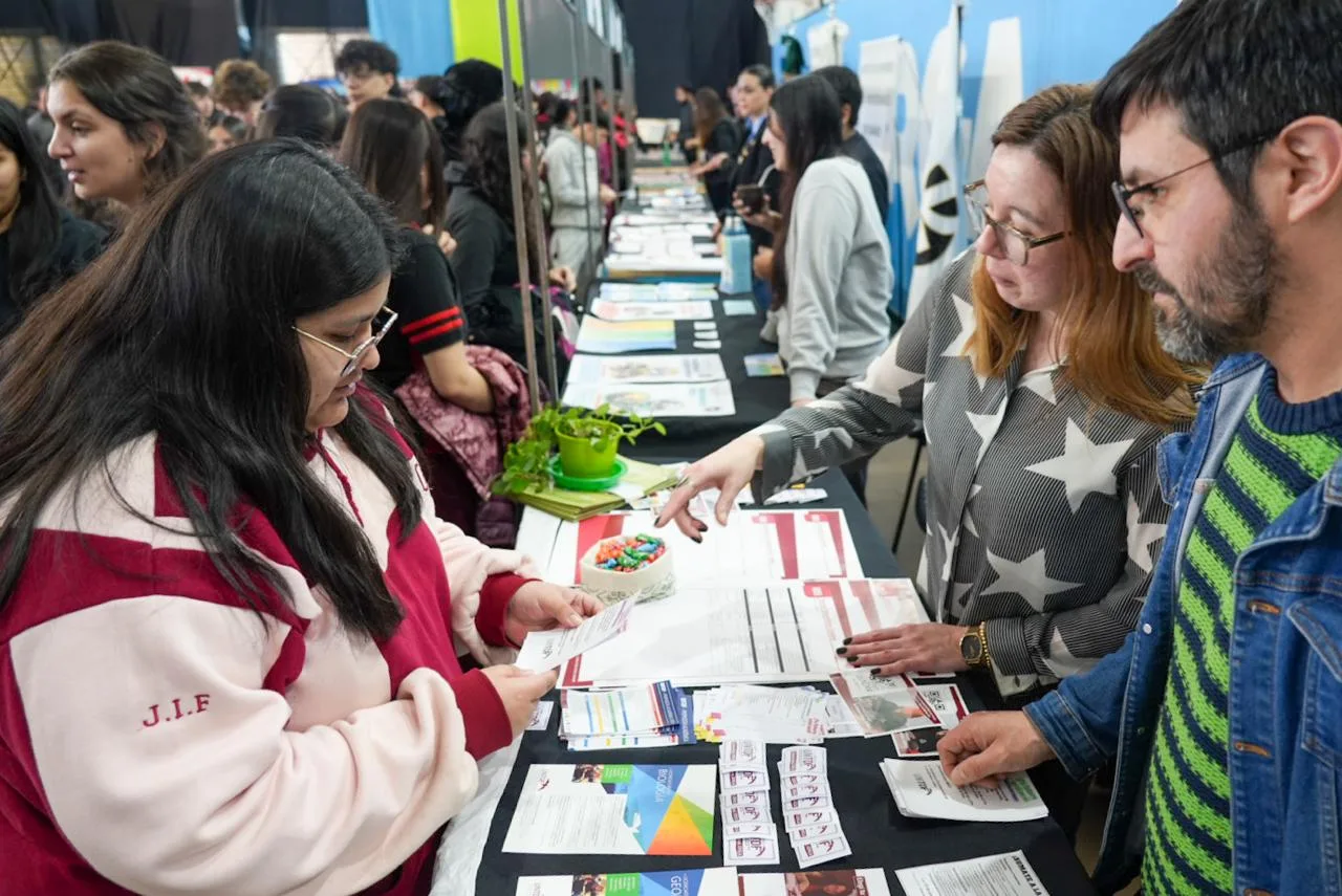 Río Grande puso en marcha el Mes de los Jóvenes con agenda educativa y cultural