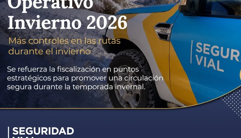 Agentes de tránsito realizando control de alcoholemia en ruta fueguina