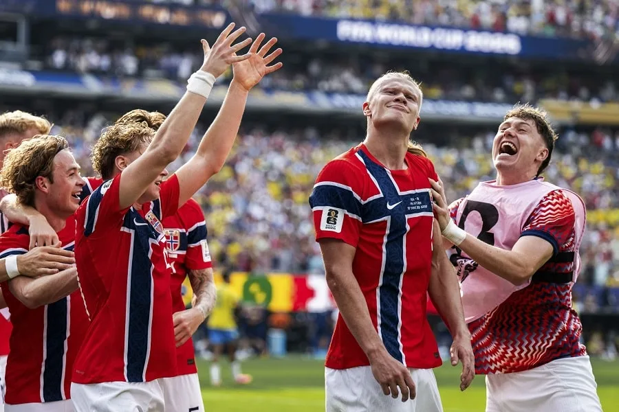 Jugadores de Brasil cabizbajos tras la derrota ante Noruega en el Mundial 2026