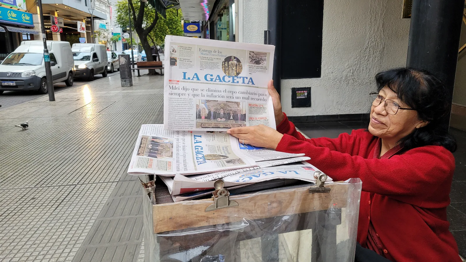 Arquero local disparando en el torneo nacional de tiro con arco en Ushuaia