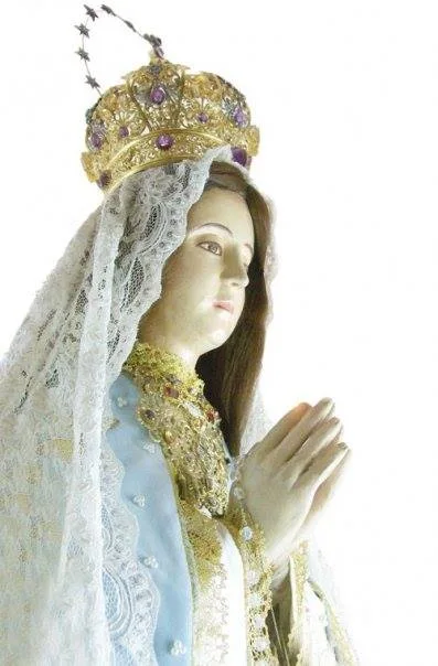 Fieles reunidos en la Parroquia Sagrado Corazón de Jesús durante una misa