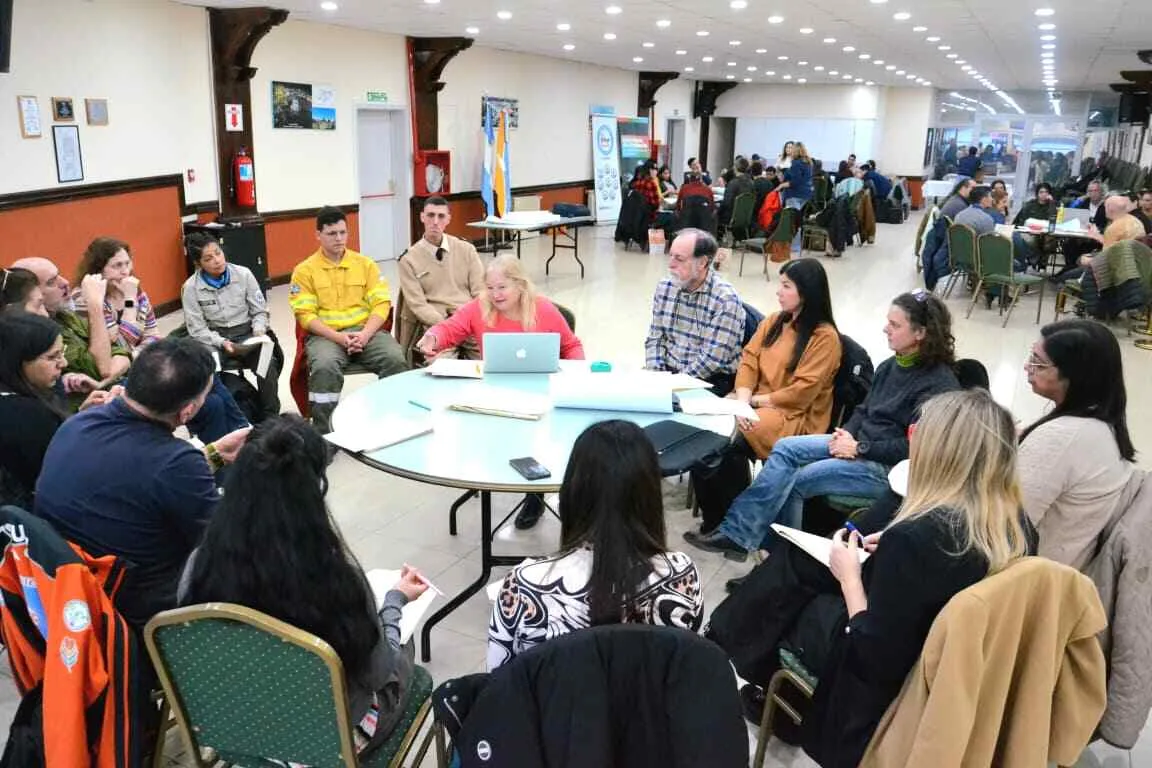 Reunión de trabajo con representantes institucionales en la elaboración del Plan de Manejo de Península Mitre