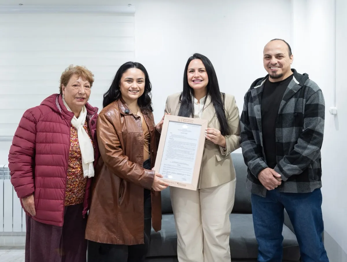 Arce entregó Declaración de Interés a Julieta Cortés, subcampeona provincial de malambo femenino