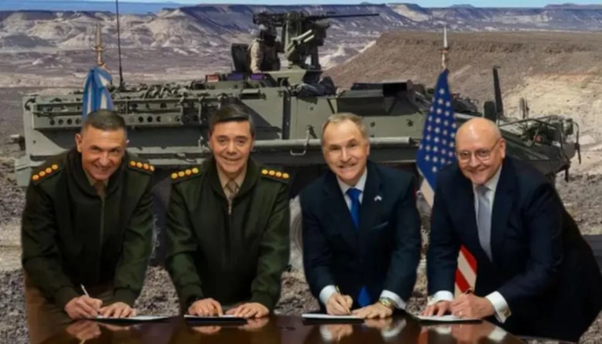 Argentina firma compra de 235 blindados 8x8 para el Ejército