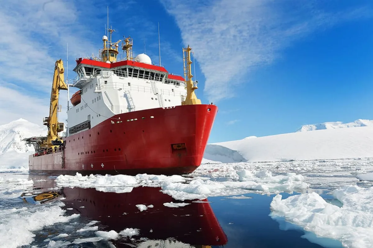 Avería en el HMS Protector: el rompehielos británico quedó fuera de servicio en el Atlántico Sur