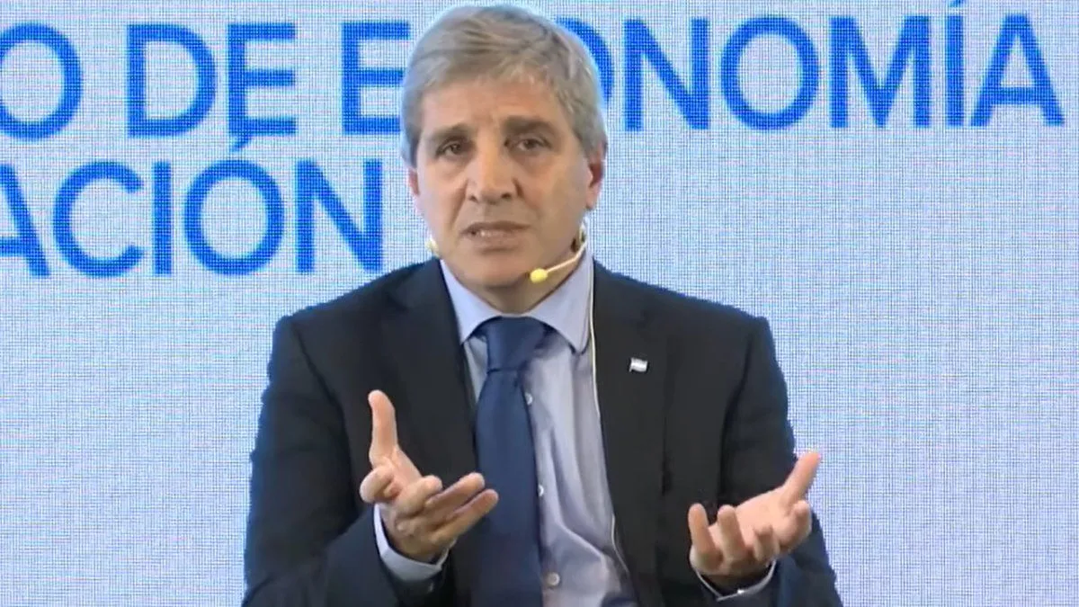 El Gobierno habilitó créditos en dólares para empresas: bancos podrán prestar hasta el 15% de sus depósitos