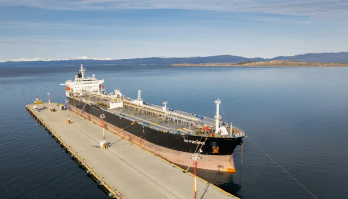Tierra del Fuego repudió operación de buque petrolero británico en Puerto de Ushuaia