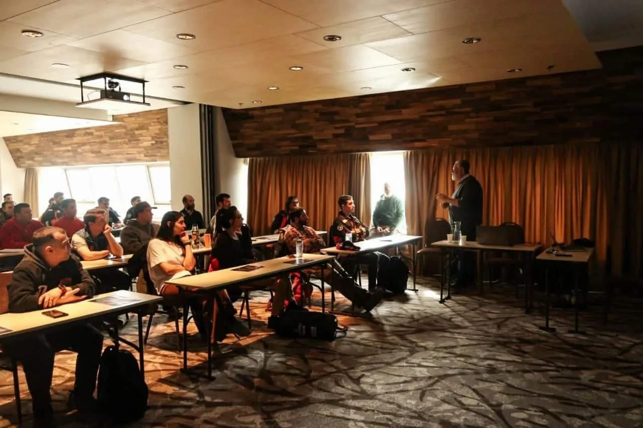 Defensa Civil de Ushuaia participó del 2° Encuentro de Seguridad en Operaciones Helitransportadas