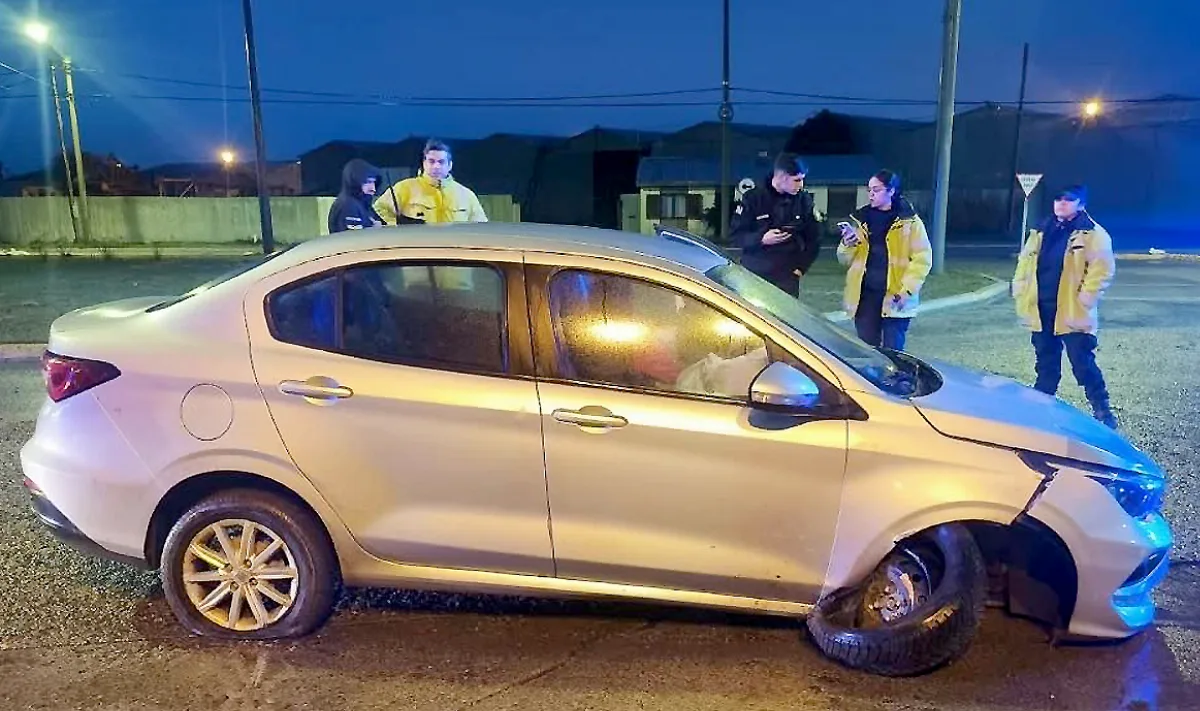 Despiste en rotonda del aeropuerto de Río Grande: conductor dio positivo de alcoholemia