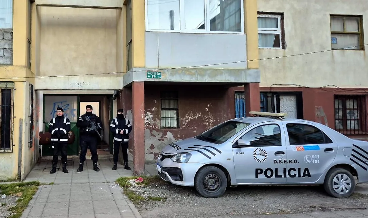 Agredieron a un hombre en Río Grande y hallaron 60 plantas de cannabis en allanamiento