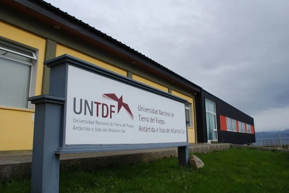 UNTDF organiza Feria de Carreras con talleres y actividades interactivas en Ushuaia