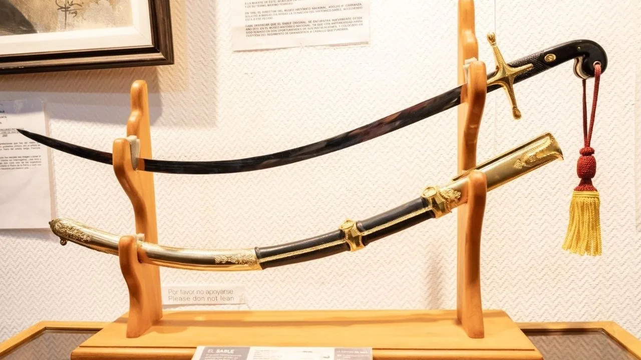 Abrió en Ushuaia la 19ª Muestra Sanmartiniana con sable corvo y tierra de sus batallas
