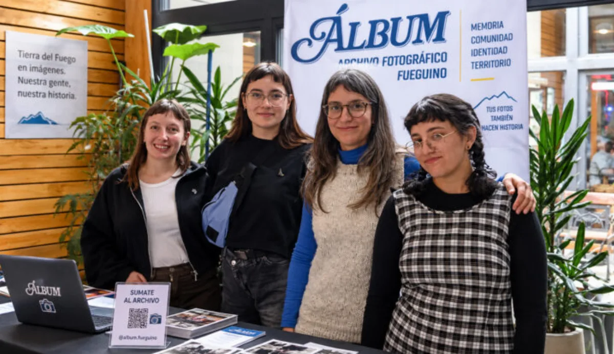 Jóvenes fueguinas reconstruyen con fotos familiares la memoria de la transformación de la provincia