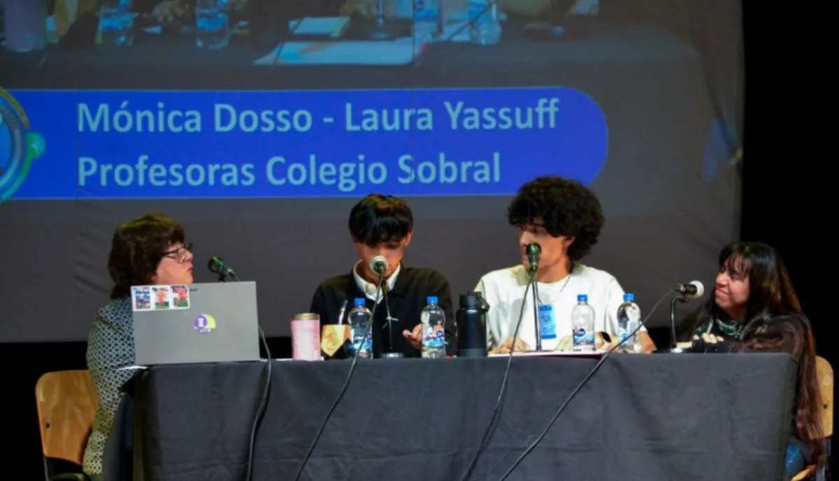 La radio del Colegio Sobral celebró sus 20 años con una emotiva transmisión en vivo
