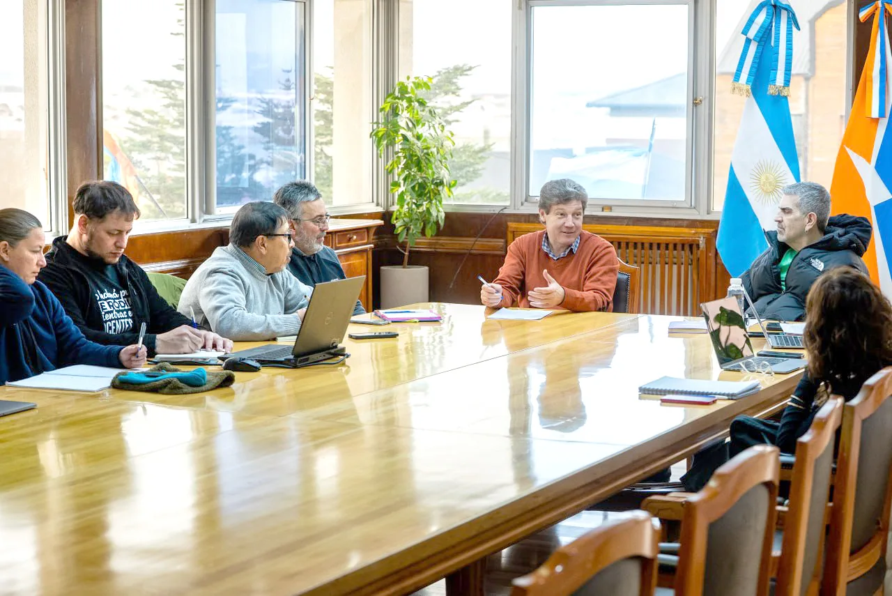 Melella anunciará por decreto la emergencia salarial docente en Tierra del Fuego