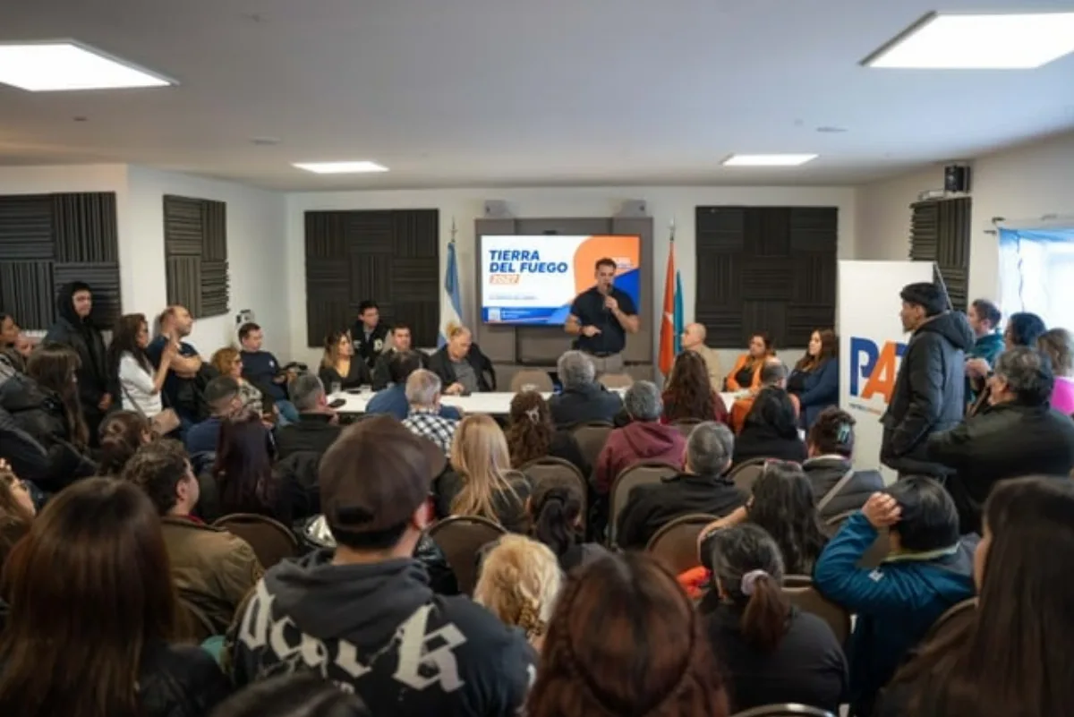 PAR propone alternativa provincial centrada en empleo y reforma estatal para 2027