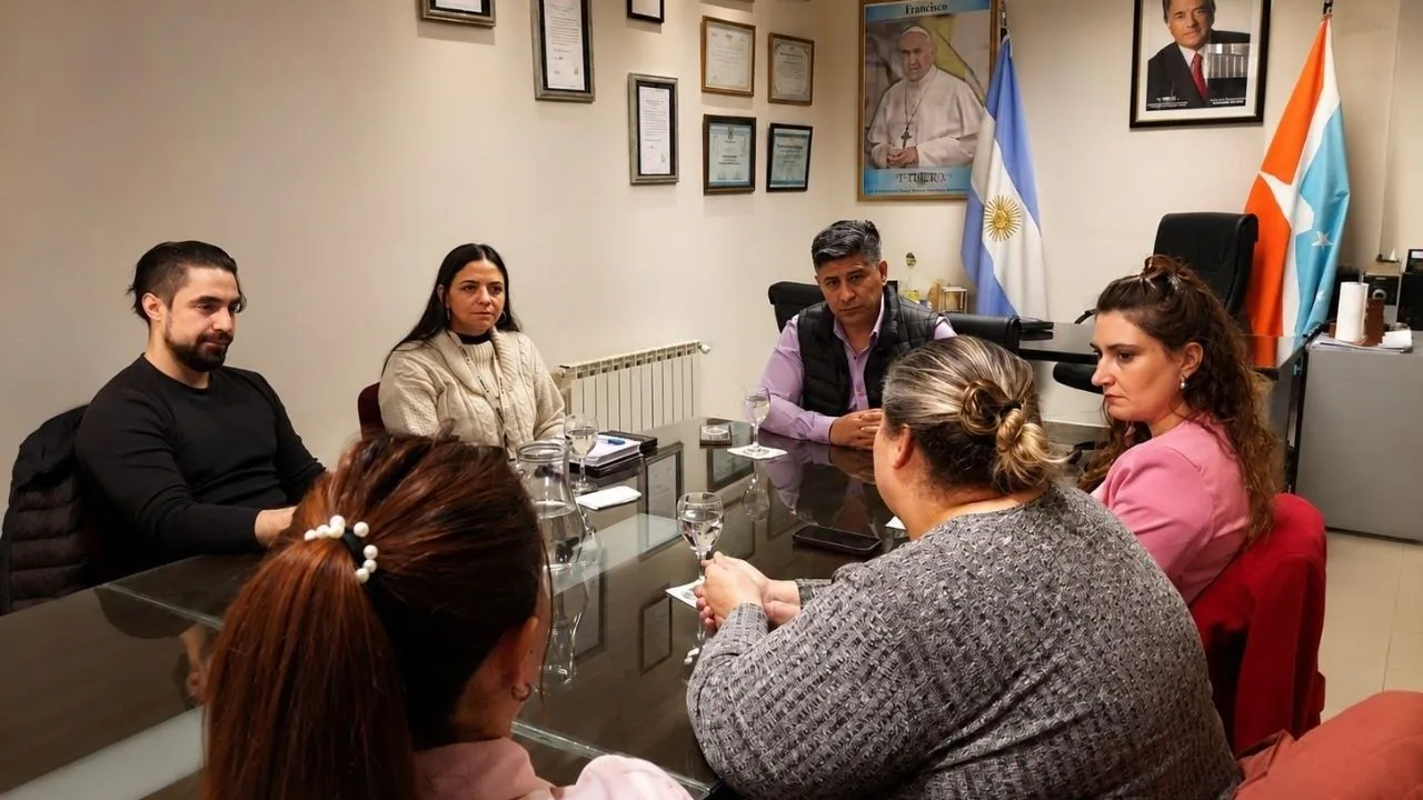 Muni de Ushuaia y UTHGRA articulan para fortalecer la formación laboral de mujeres