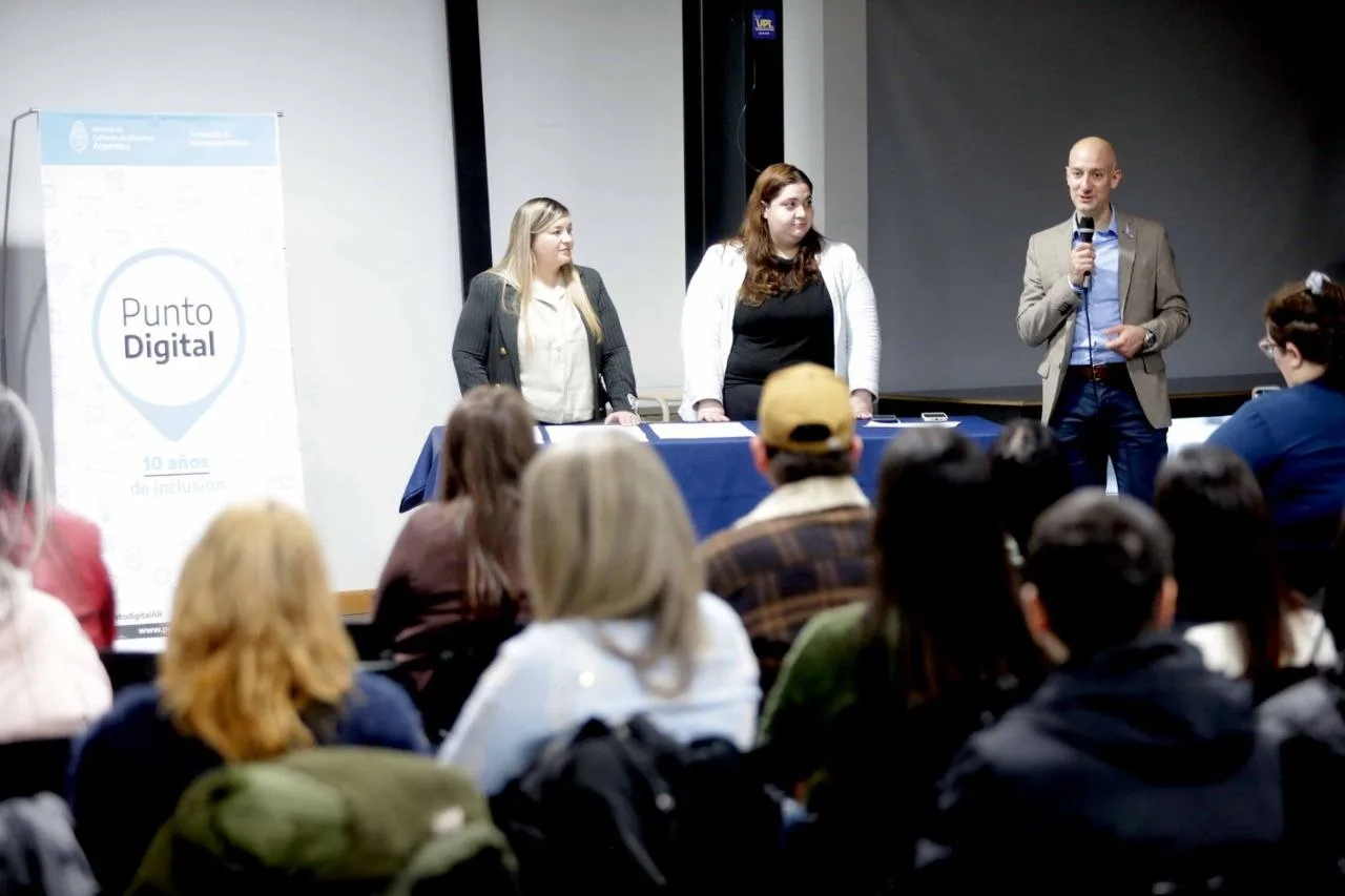 Municipalidad de Ushuaia entregó certificados a emprendedores del ciclo “De la Idea al Negocio”