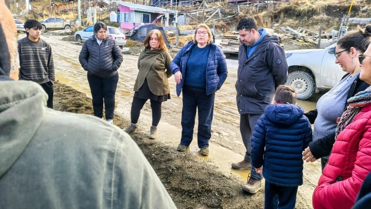 Ushuaia prioriza perfilado de calles y cloacas en Los Leñadores del Valle de Andorra