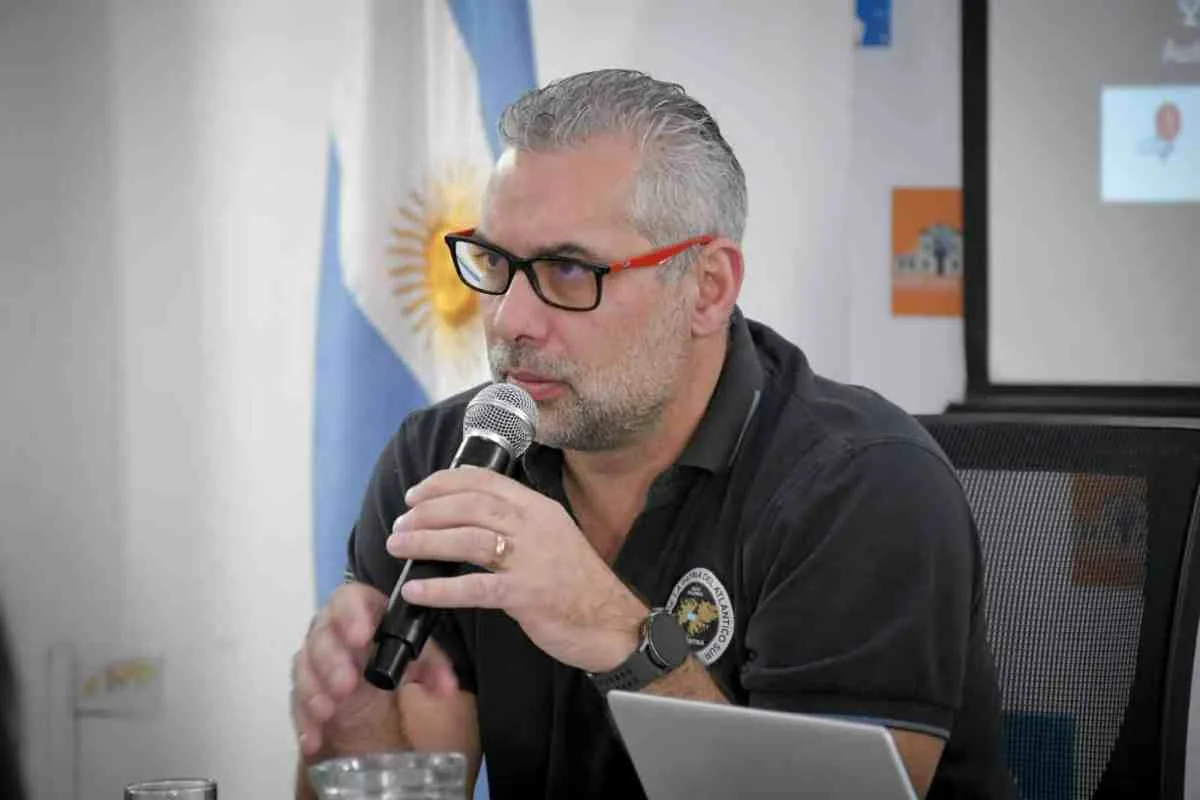 Lapadula convocará a la Comisión de Presupuesto para insistir con la ley de goteo diario de coparticipación