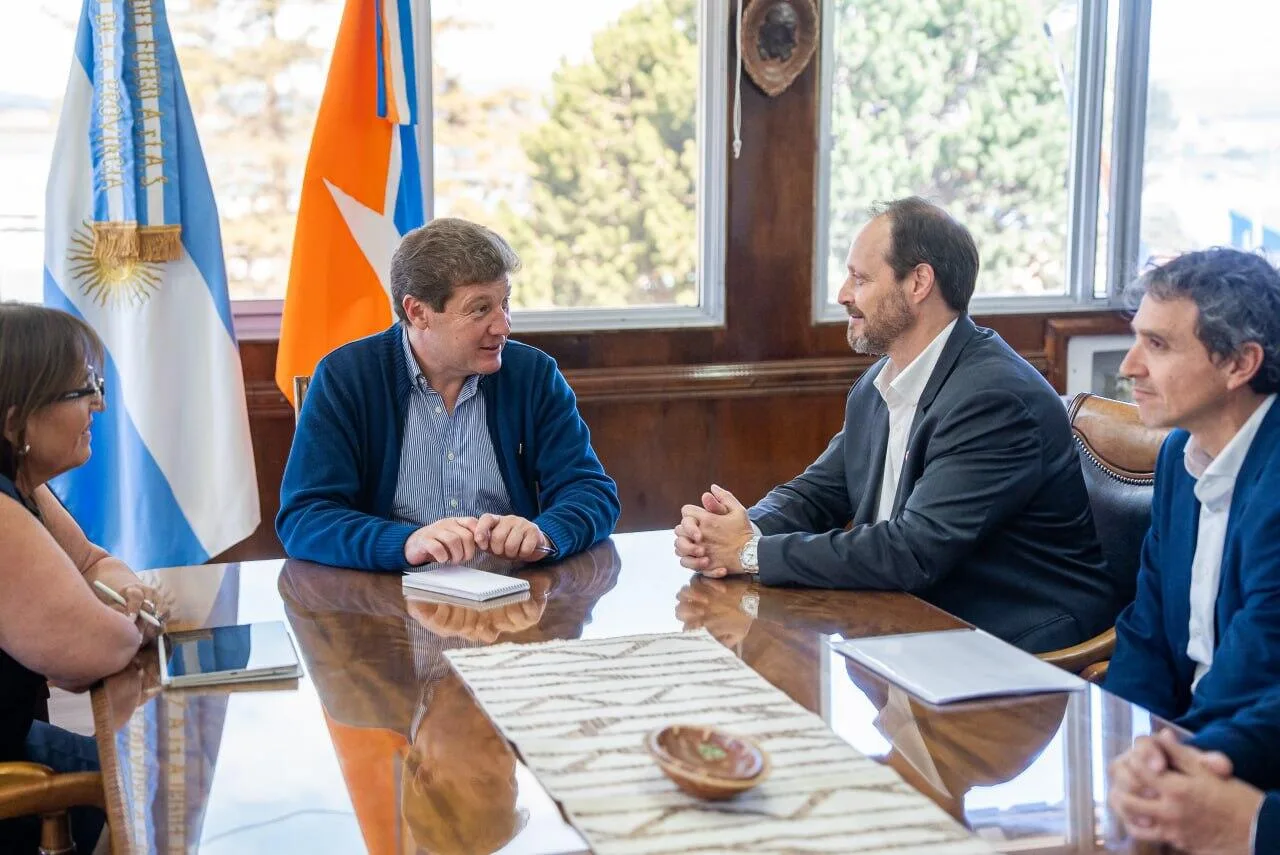 Melella se reunió con directivos de Total Energies para avanzar en inversiones en Tierra del Fuego