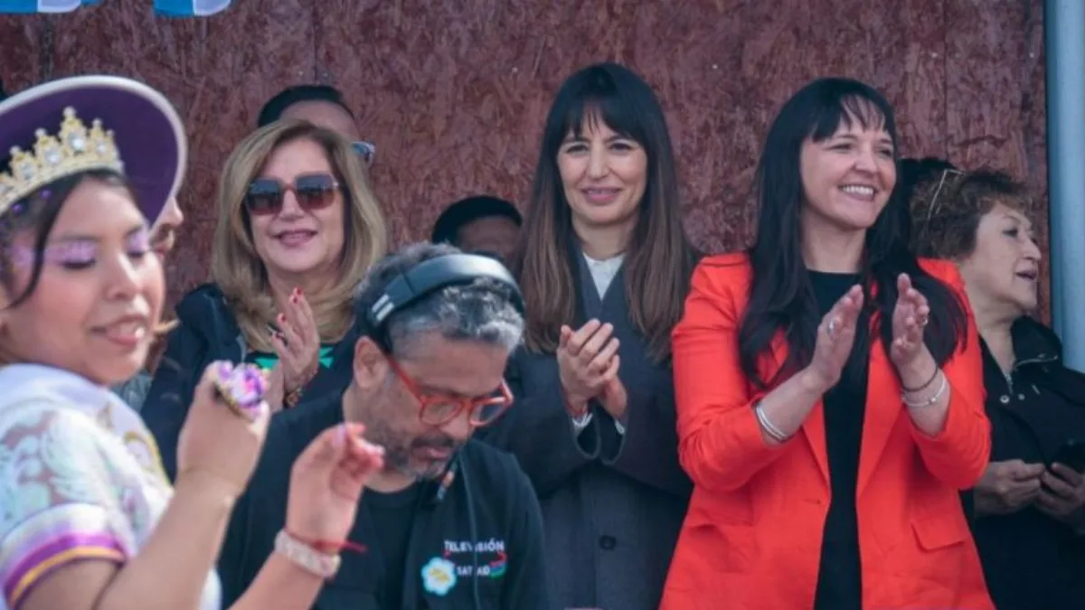 Ushuaia celebró su 142° aniversario con desfile cívico-militar y masiva participación vecinal