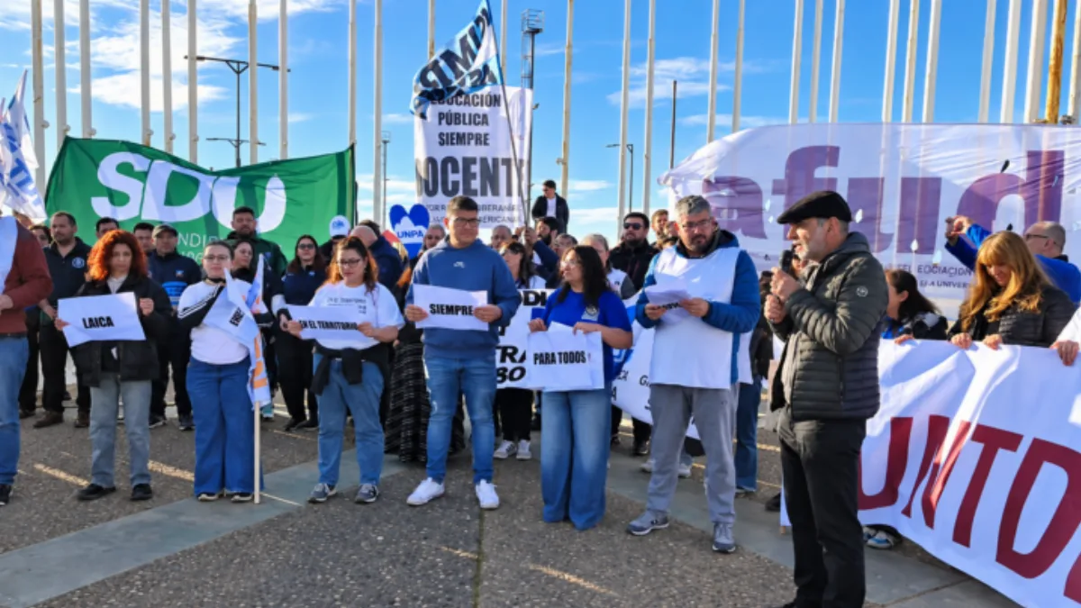 Universidades de Río Grande marcharon juntas por la educación pública