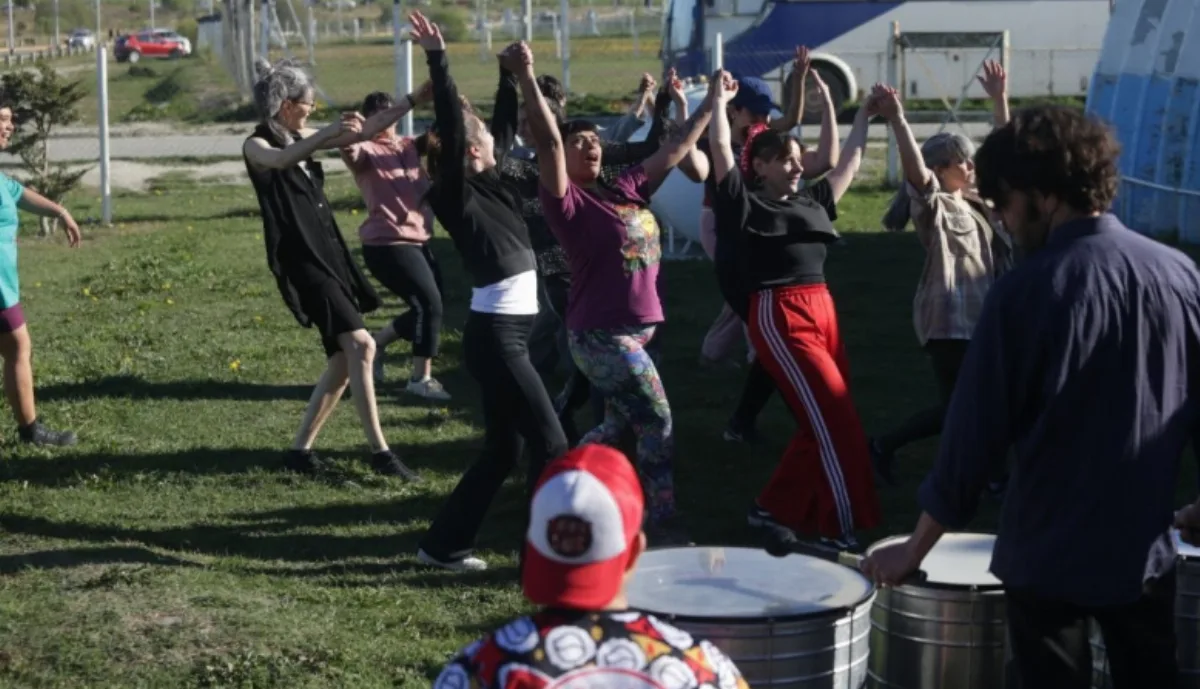 Ushuaia acompañó el encuentro de danza Samba Reggae y Blocos Afro en Medio Caño