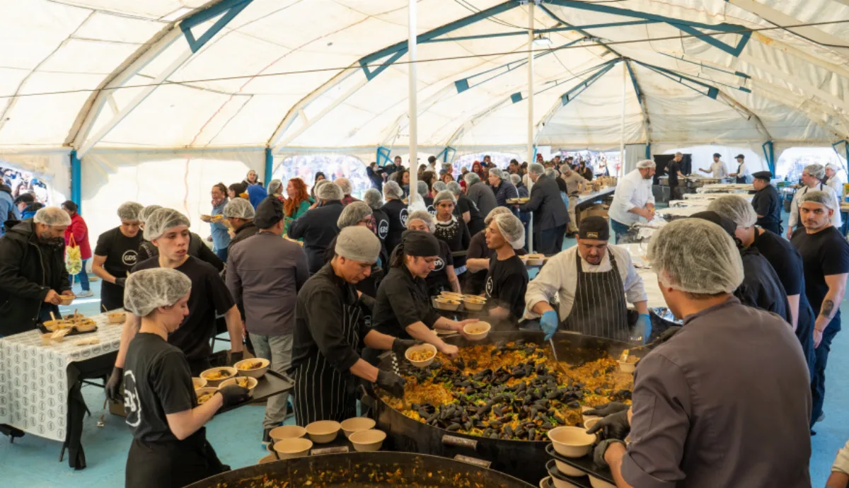 Gastronomía del Sur prepara paella para 15.000 personas en el aniversario de Ushuaia