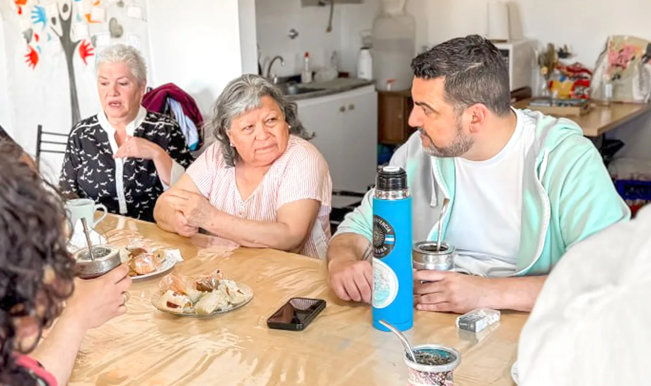 Vuoto visitó merenderos, centros de jubilados y Cáritas en Tolhuin